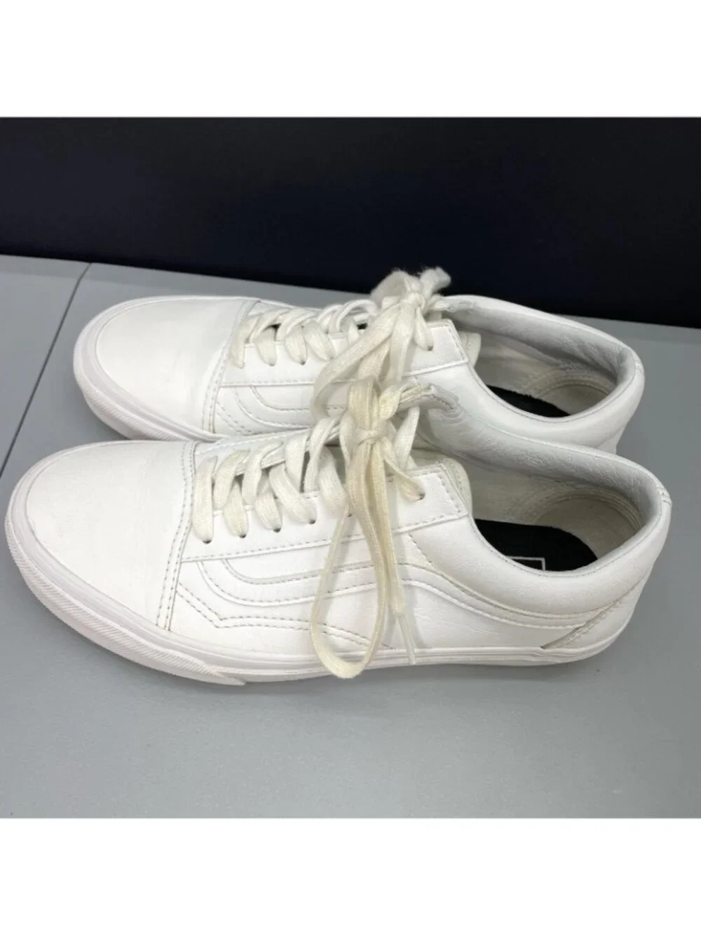 Vans Old Skool Sneakers Shoes Athletic Leather White Womens 7